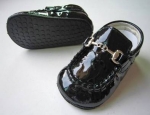 Moccasin Cow Leather w/ Chain-Black Pat